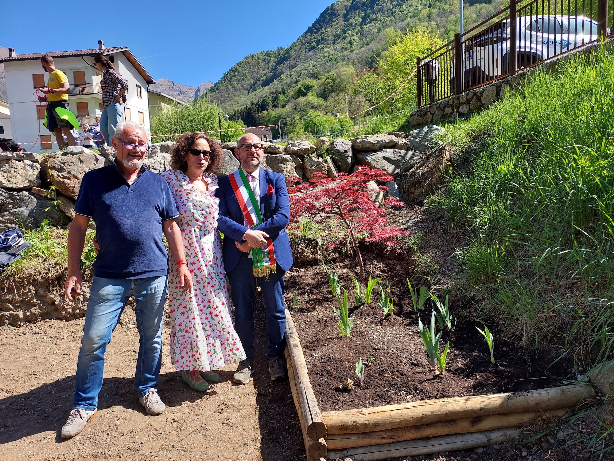 Pasetti,_Mostosi_e_Pasquini_all_aiuola.jpg (1.87 MB)