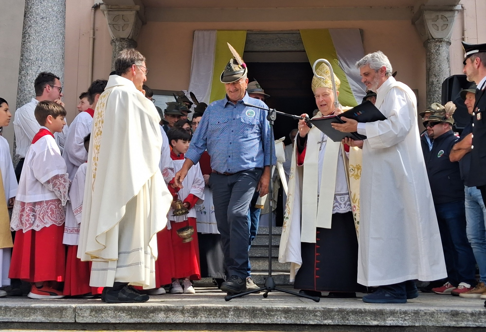 colicoingressodoncorrado__19_.jpg (1.41 MB)