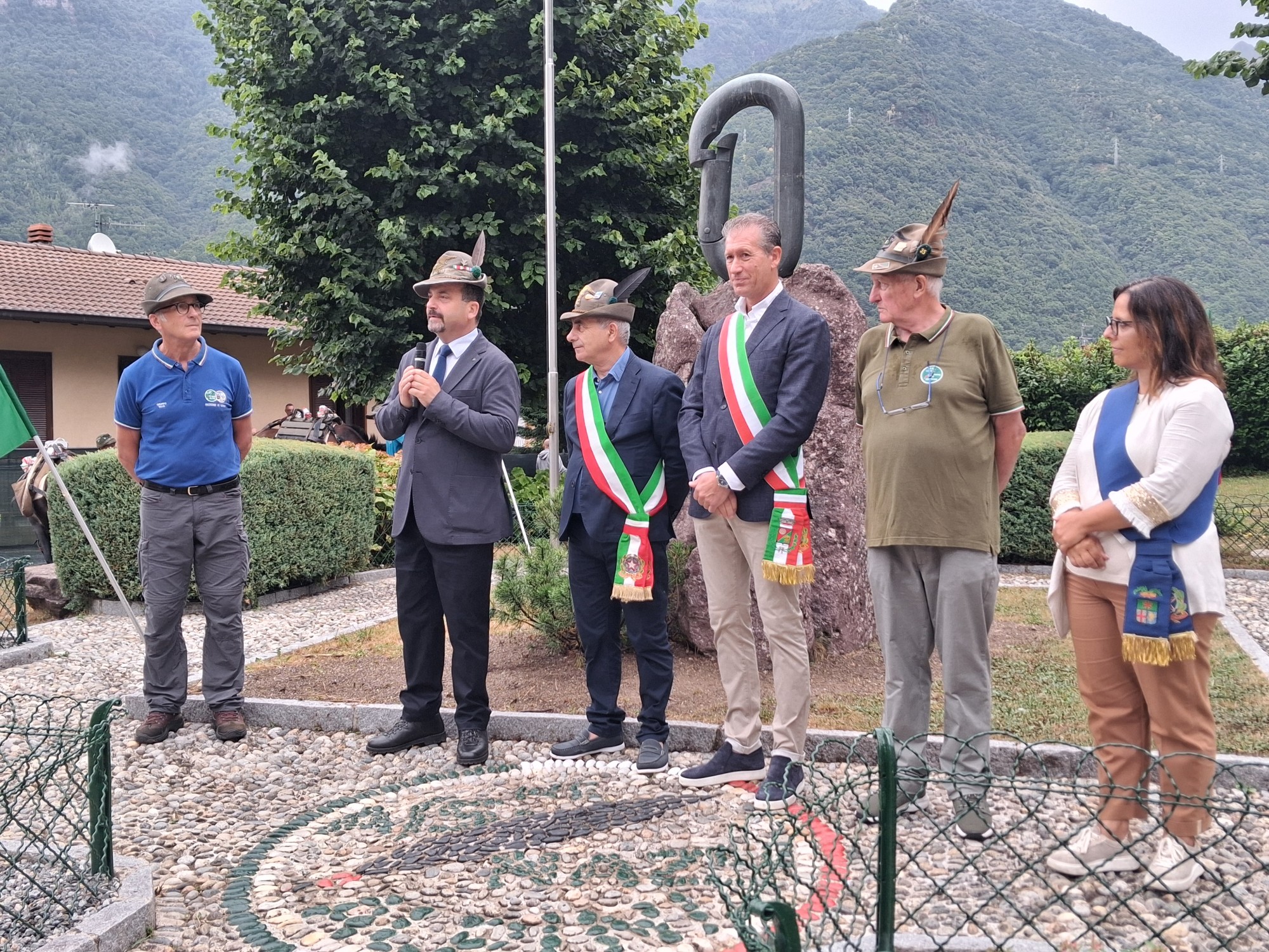 centenarioalpinicortenova__47_.jpg (990 KB)