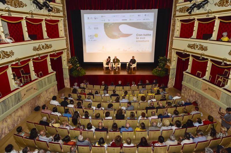 Teatro_della_Societ__St_phane_Briz__ph_Stefano_Micozzi.jpg (143 KB)