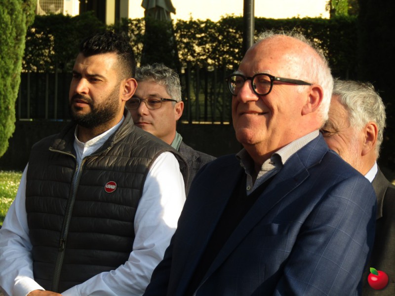 IMG_3978.jpg (98 KB)