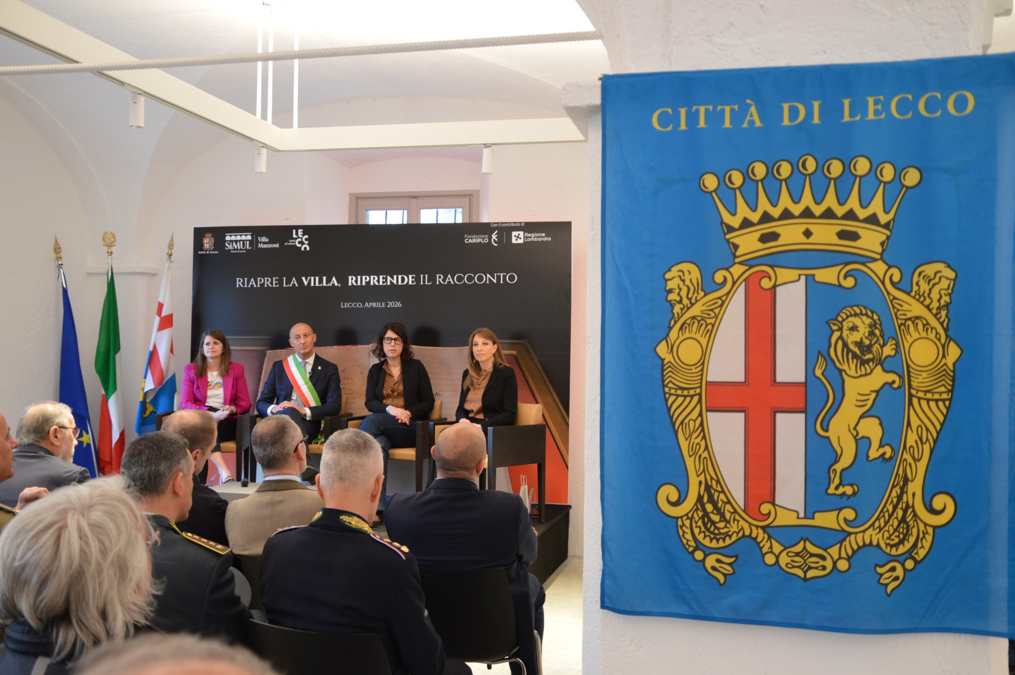 riaperturavillamanzoni__24_.JPG (391 KB)