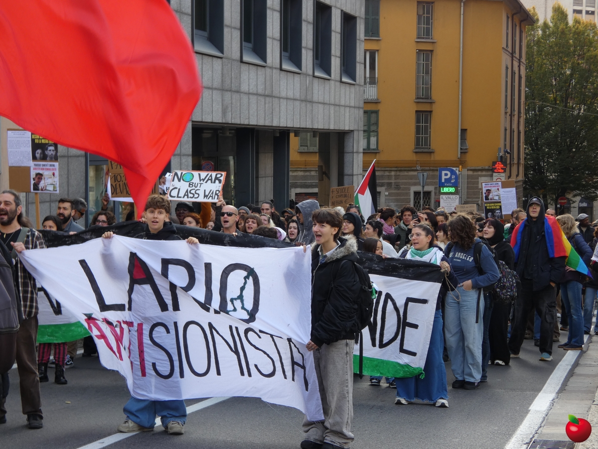 leccosciopero30ottobre__52_.jpg (827 KB)