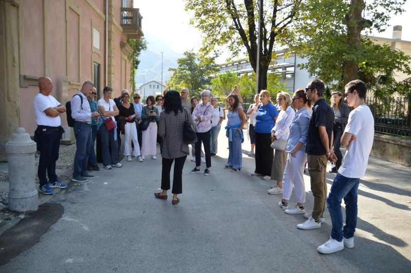 2_Passeggiata_in_citt___2_.JPG (139 KB)