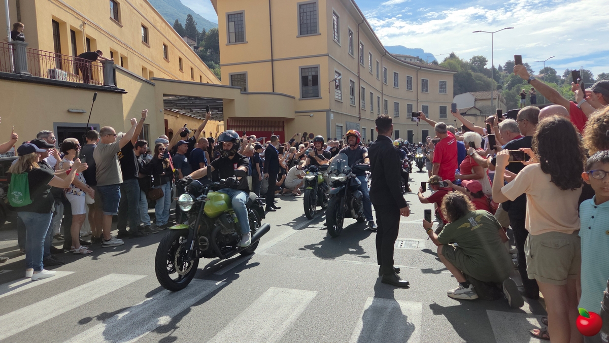 paratamotoguzzi__3_.jpg (649 KB)