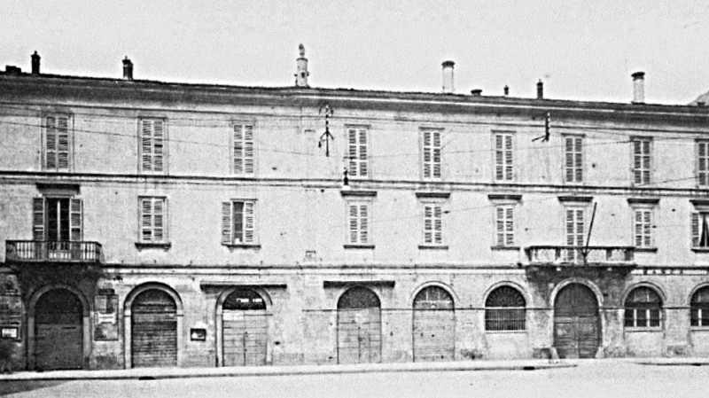 02_Sede_della_banca_nel_1873_in_piazza_Garibaldi_1.jpg (99 KB)