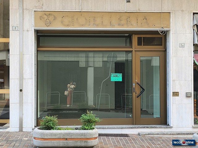 negozichiusicalolzio  10 